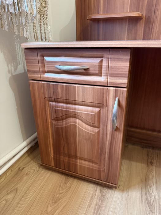 Toaletka kolor sliwa