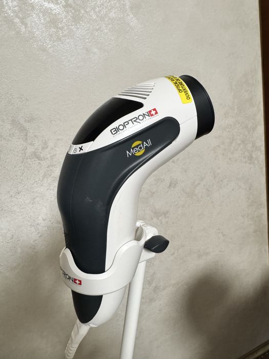 Біоптрон МедОлл (Bioptron MedAll) зі стійкою та книгою