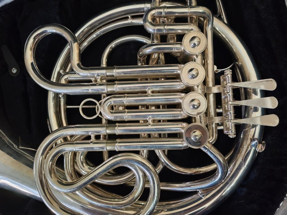 Trompa dupla Cerveny CHR 345 ( made in Czech Republic)