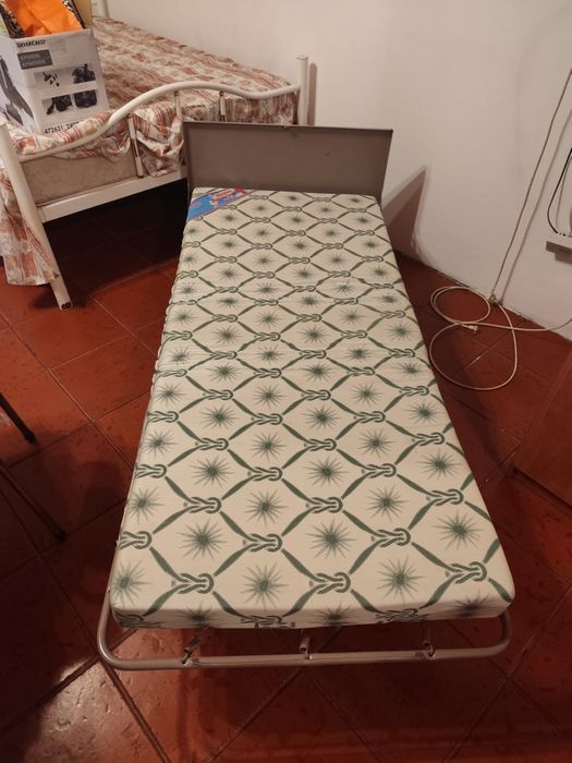 Cama Dobrável com Colchão