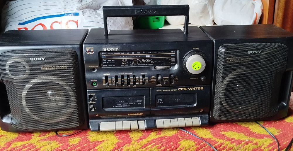 Продам Магнитофон Sony cfs-w475s