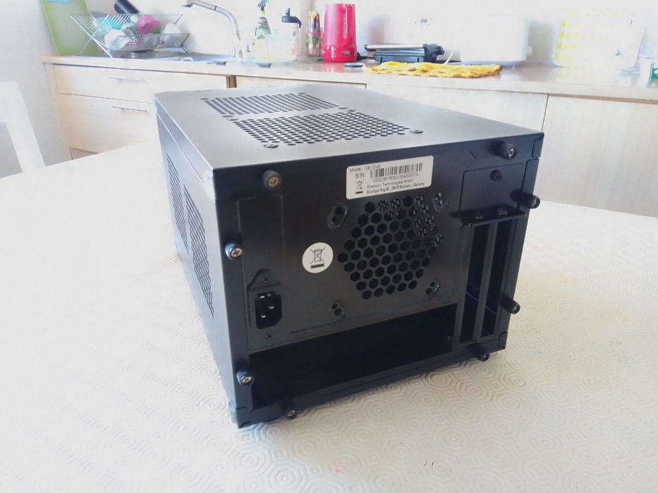 Caixa Mini ITX Sharkoon QB One