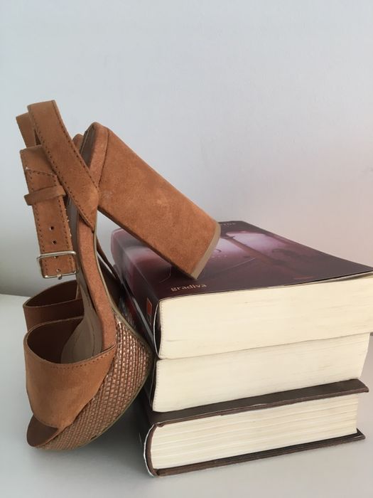 Sandalias Stradivarius 35