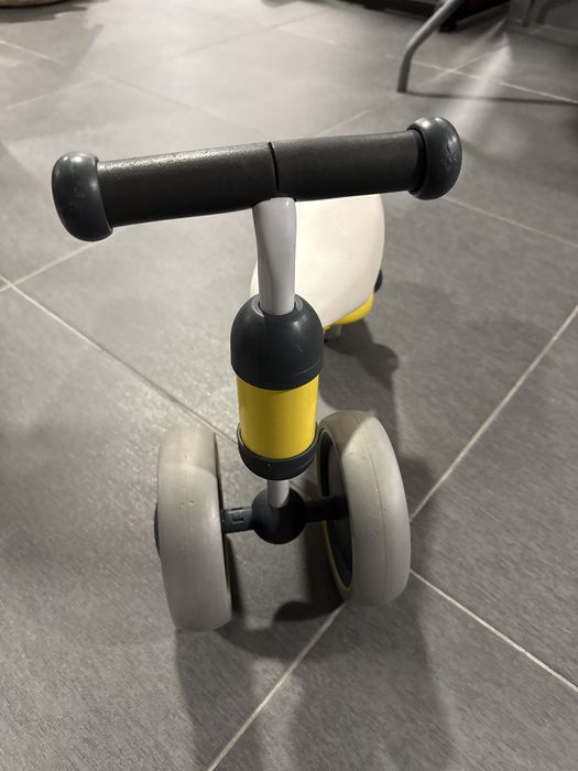Mini triciclo para crianca ganhar o primeiro equilibrio