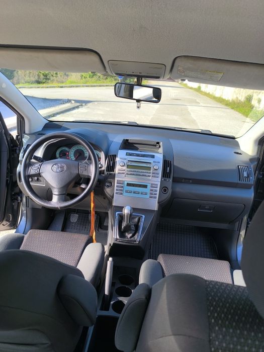 Toyota Corolla verso 2.2