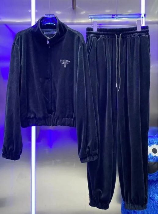 Костюм жіночий прада