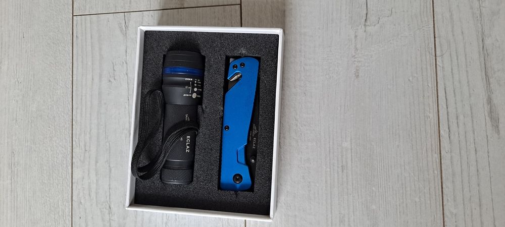 Latarka led I scyzoryk