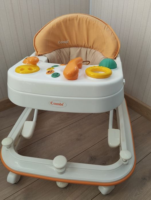 Ходунки дитячі Combi