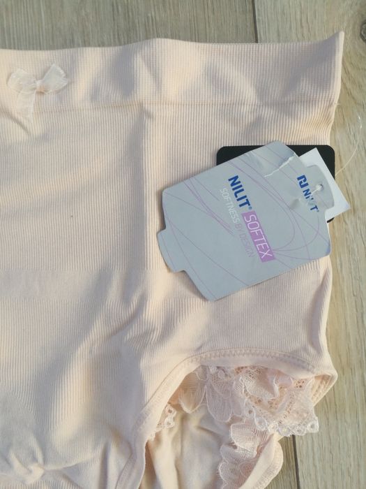 Nowy komplet bielizny modelującej L: top + majtki