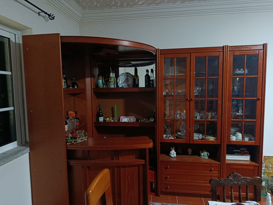 Móvel bar e Cristaleira