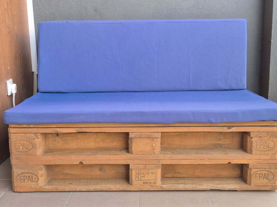 Donica i sofa na balkon