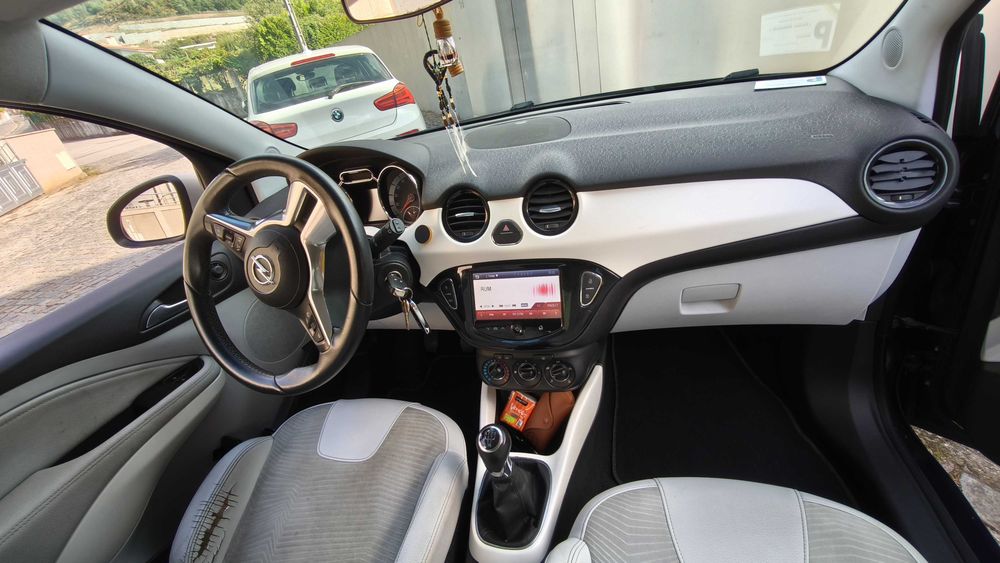 Opel adam, carro em ótimo estado