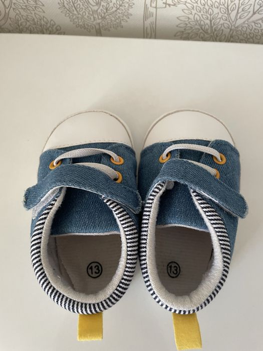 Весняні кеди для перших кроків