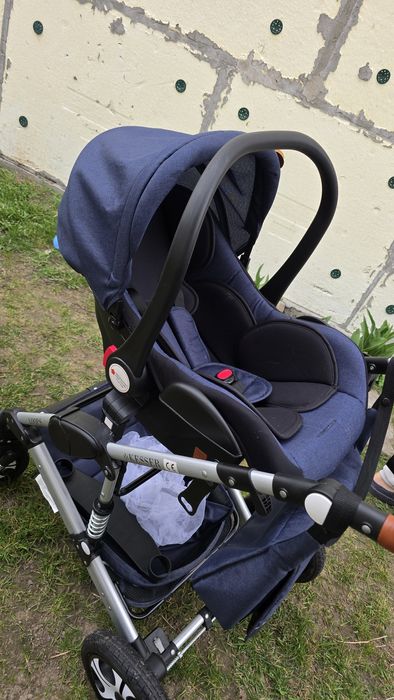 Коляска 3в1  срочно