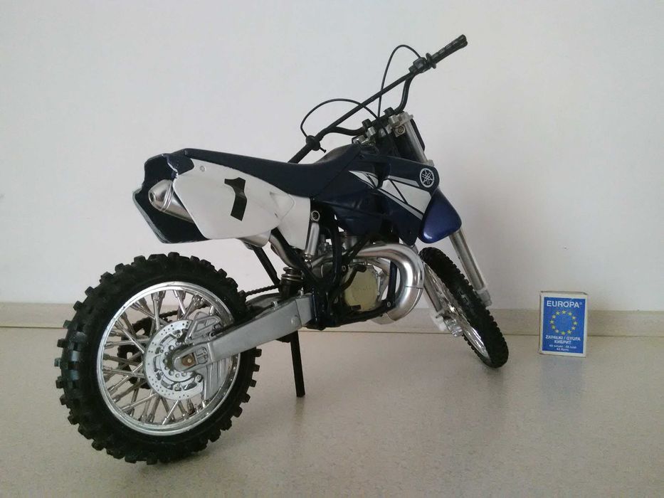 DUŻY model motor terenowy YAMAHA CROSS Motorsport ( 125 )