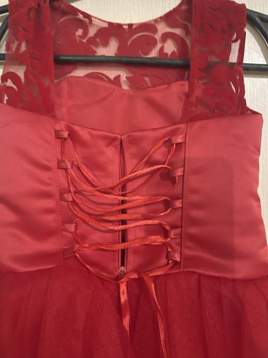 Дитяча святкова сукня на 4-6років