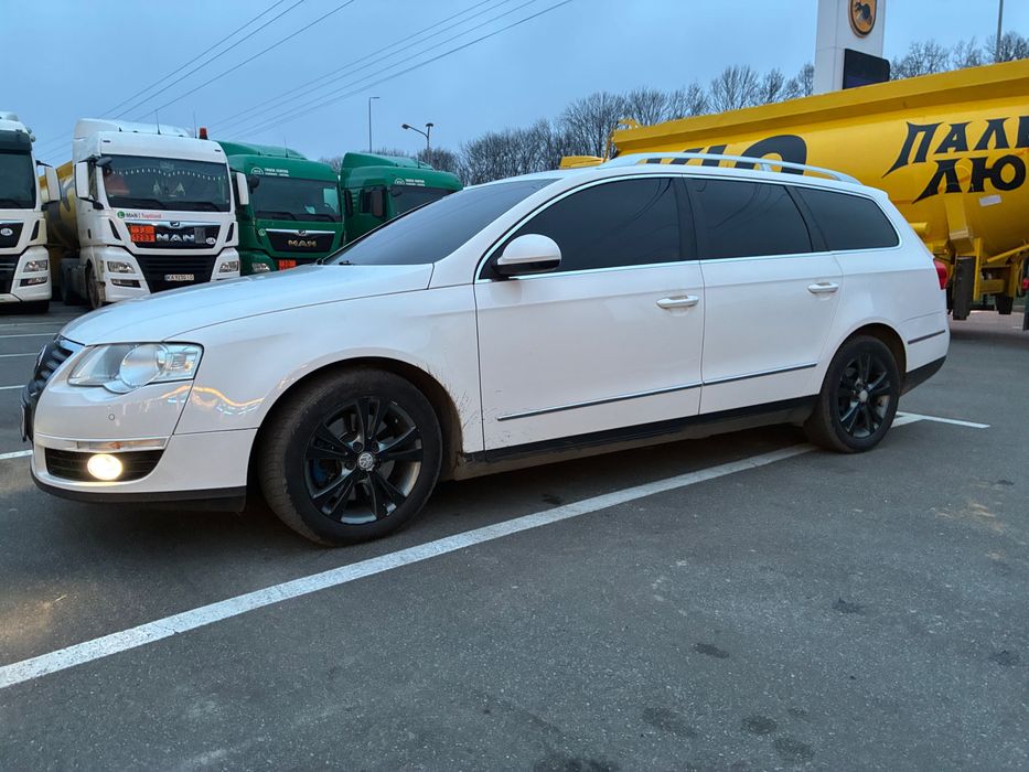 Продам власний автомобіль,володію з 2022 року,пригнаний з Німеччини перший власник в Україні,2.0tdi 170кс коробка day DQ 250 масло в коробці міняв 30тис тому,авто в хорошому стані сів поїхав,більше деталей по телефону,переоформлення