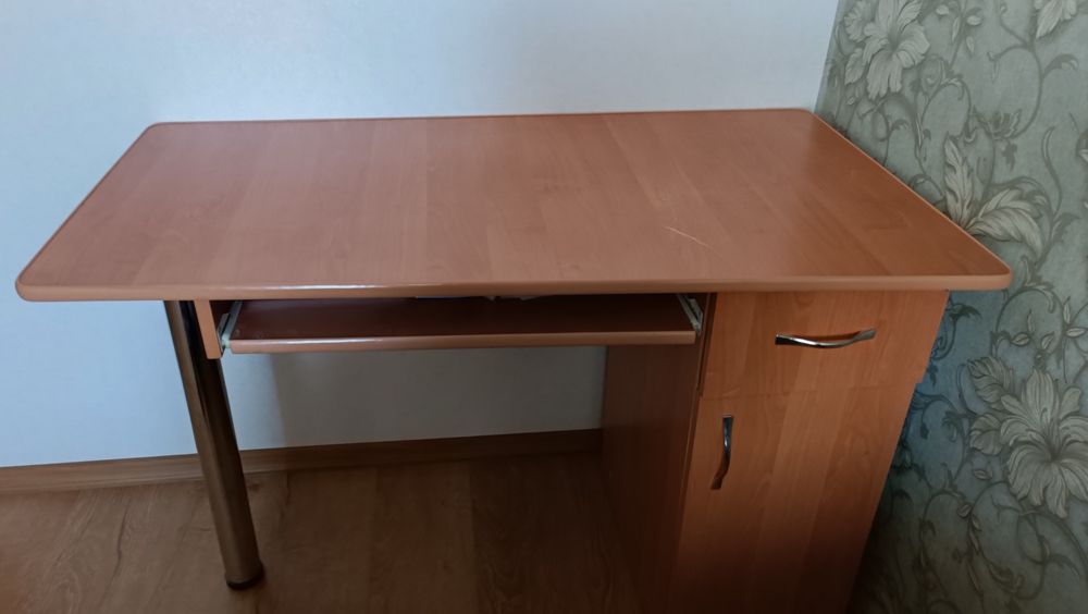 Стіл комп'ютерний письмовий, компьютерный стол 110*60 см