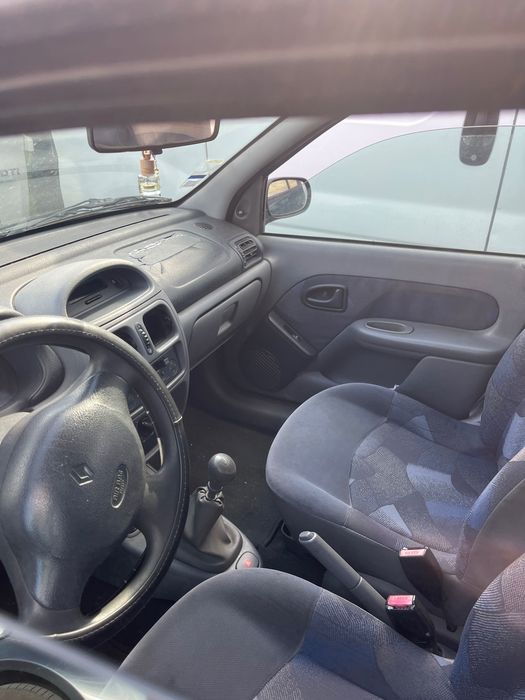 carro renault azul
