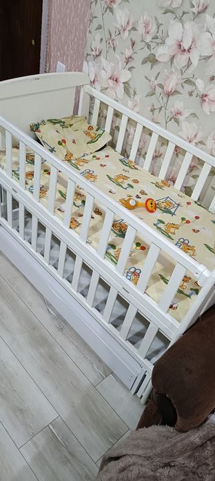 Продам детскую кроватку