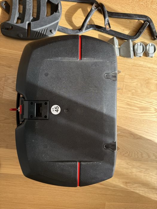 Top Case e suporte Givi Monokey 45L- Super Tenere 750/ Africa Twin 750