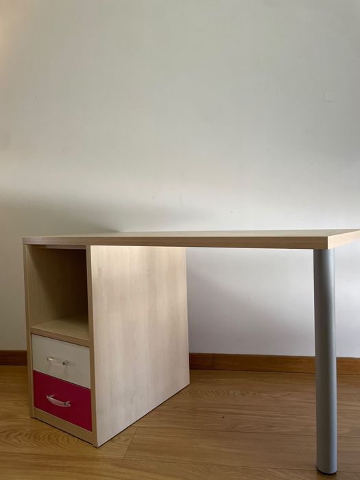 Secretaria de madeira