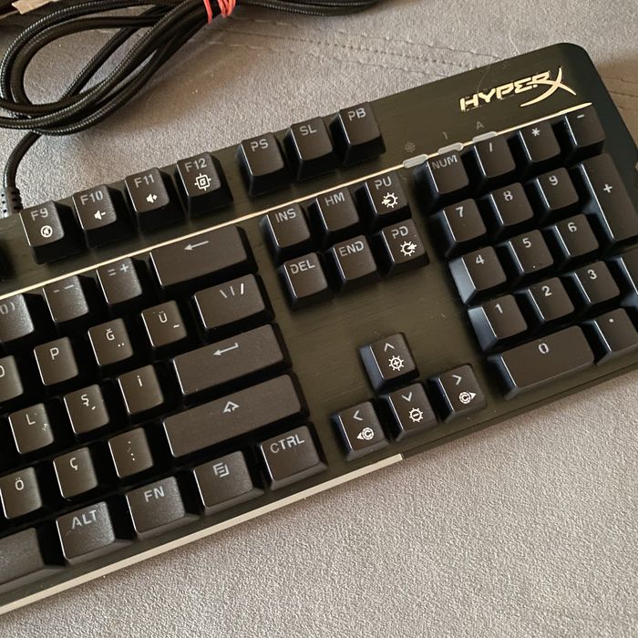 Механическая клавиатура HyperX Alloy mkw100