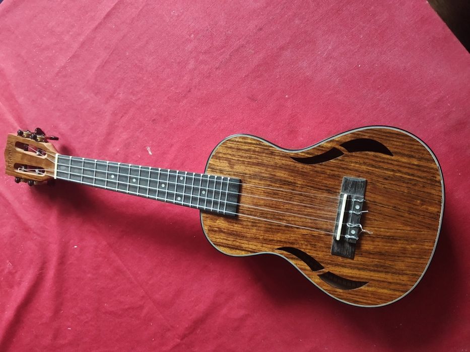 Ukulele koncertowe segovia 24C