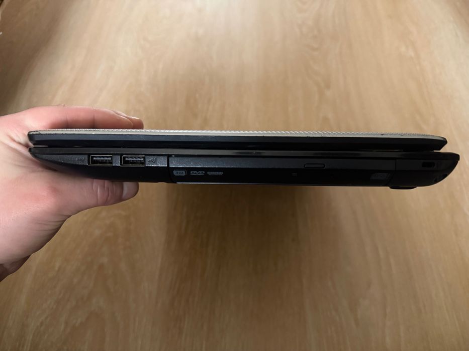 Ноутбук Acer Aspire 5741 працює -ОПИС