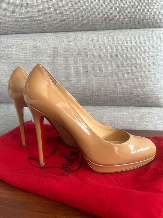 Sapato Christian Louboutin lindo festa chic bege 38