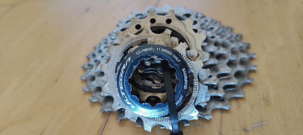 Pack Estrada Shimano Ultegra 11v: Cassete R8000 (11-30T) + Corrente HG701