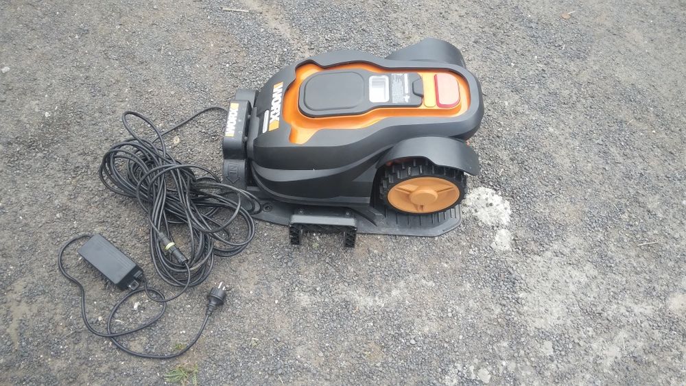 Robot koszący Worx Landroid M800 kosiarka samojezdna WORX 800m²
