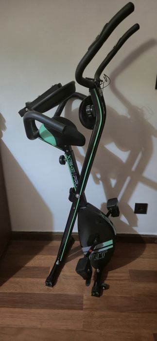 Bicicleta estática dobrável