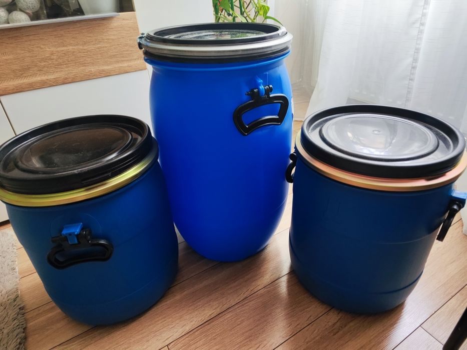 Zestaw 3 beczki plastikowe