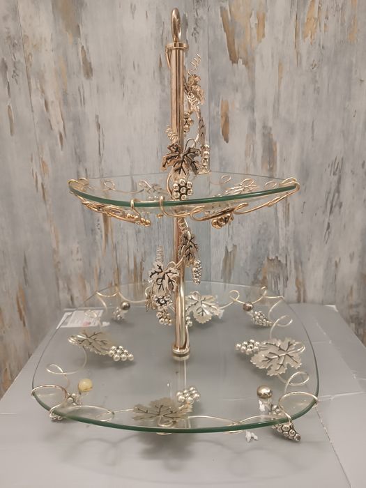 Щикарна фруктовниця для фуршета.