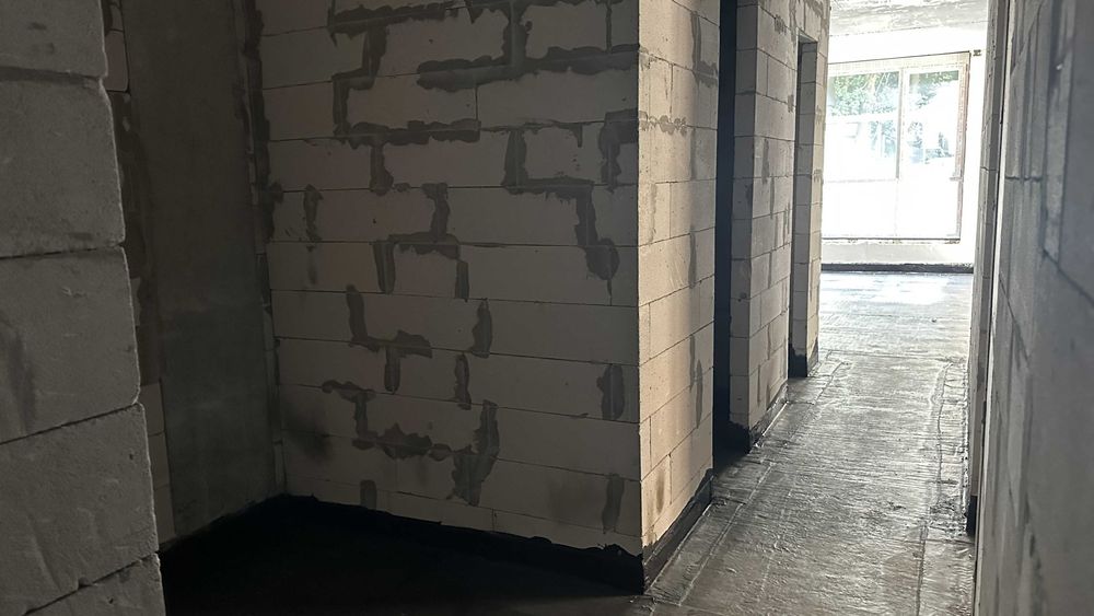 Продаж 2-к квартири + власне патіо, площа: 72.2 м², Брюховичі