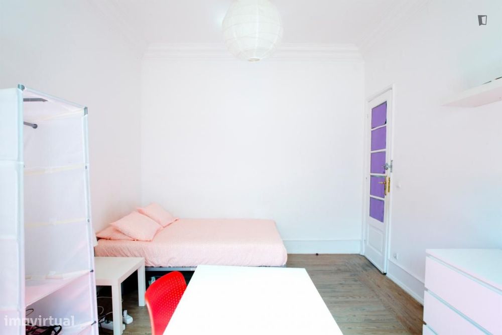 Quarto - localizado em Alameda Lisbon