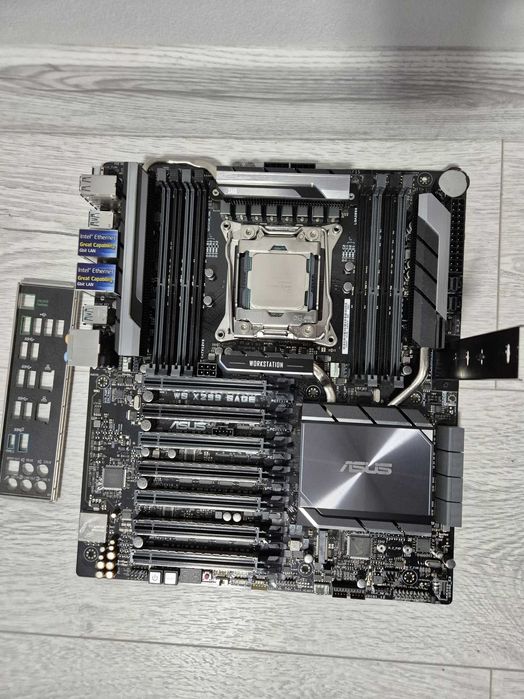 s2066 Intel Core i9-7980XE 18ядер\36п 4.4GHz+ ASUS WS під 7 відеокарт