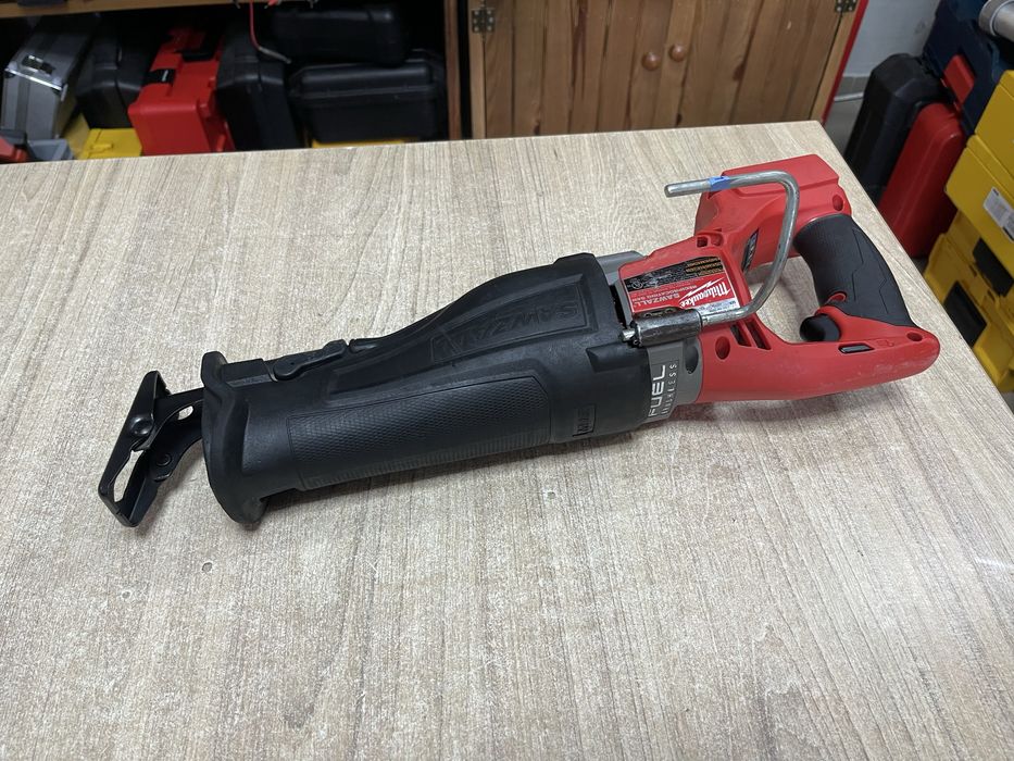 Milwaukee M18 2721-20 ONEFSZ / безщіткова шабельна пила Мілвокі