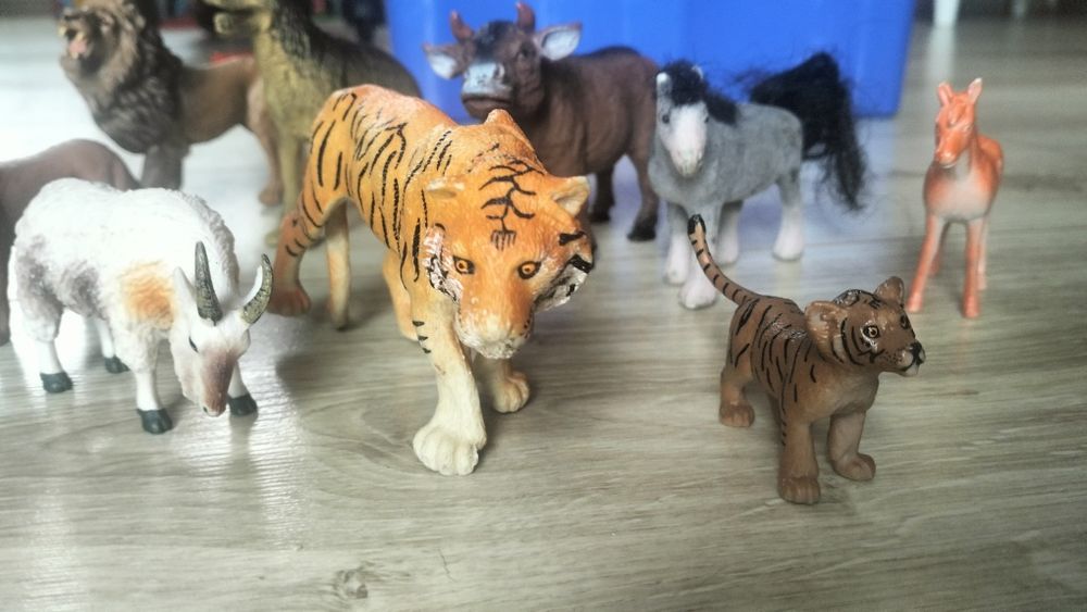 Zwierzątka figurki