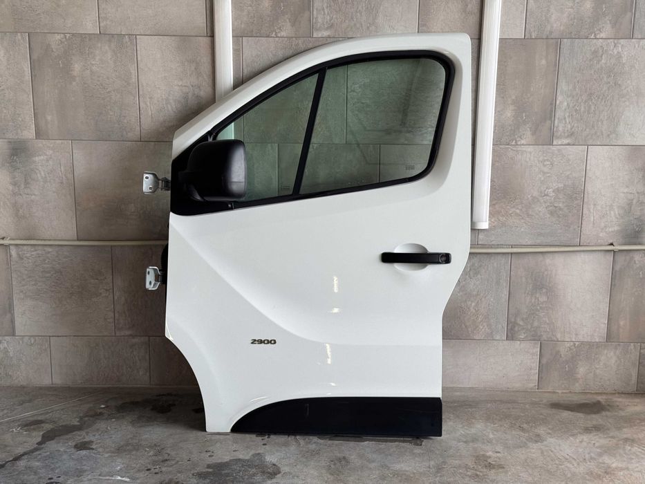 Ліва водійська дверка до Renault Trafic 3 (Рено Трафік 3)