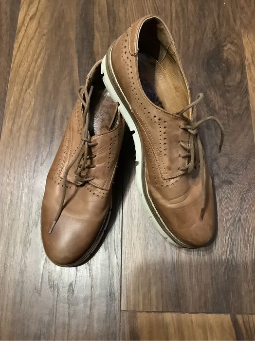 Skórzane damskie półbuty jasnobrązowe wiązane rozmiar 40 creator