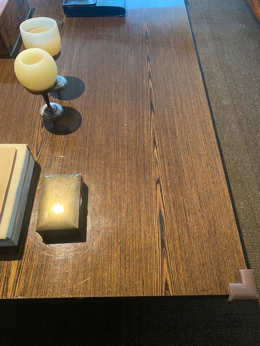 Mesa centro folheada pau preto