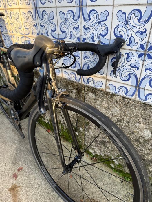 Bicicleta de Estrada Carbono Focus Izalco Max