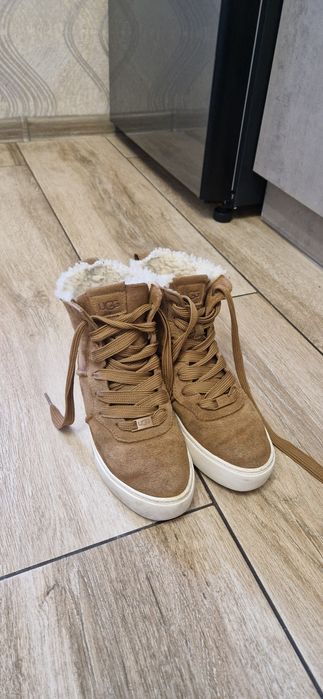 Зимові черевики UGG оригінал, розмір 36-37