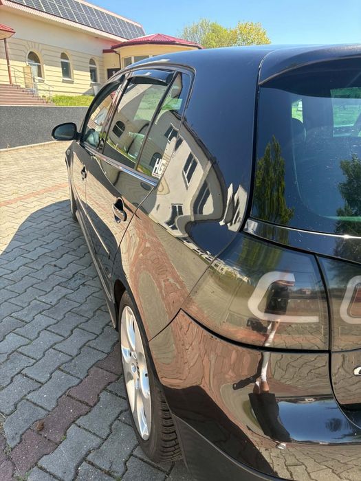 Golf 5 GTI . Piękny stan.Orginalny lakier !