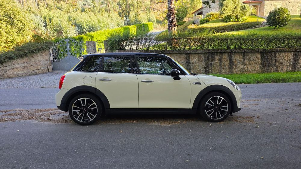 MINI 5 Portas Cooper D 60 Years Chili