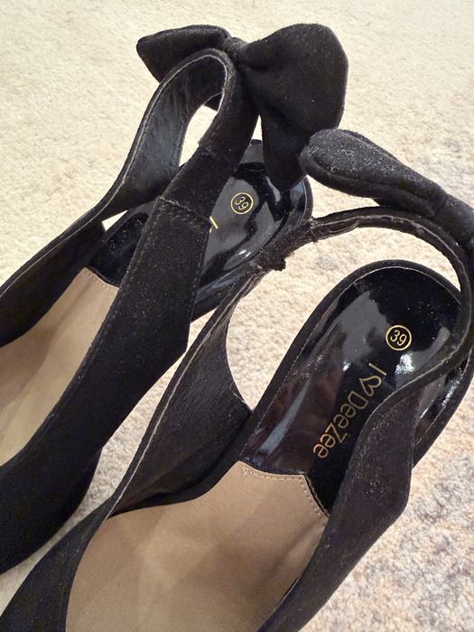 Buty na obcasie szpilki damskie czarne zamszowe DeeZee r. 39