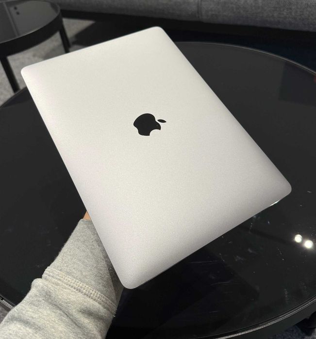 MacBook Air 13.3” M1 – 8GB RAM / 256GB – Space Gray (2020)