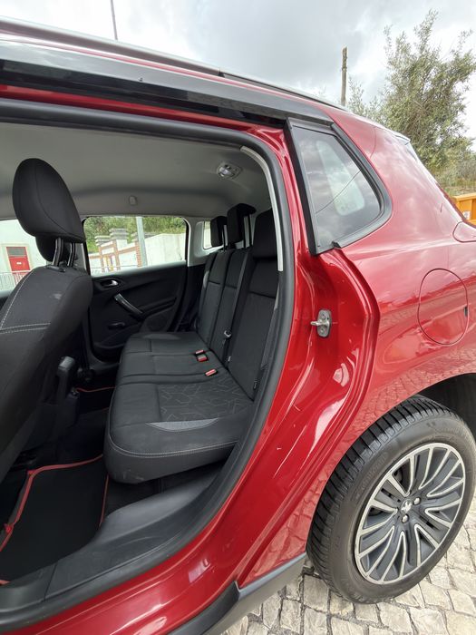 Peugeot 2008 ano 2019 muito estimado